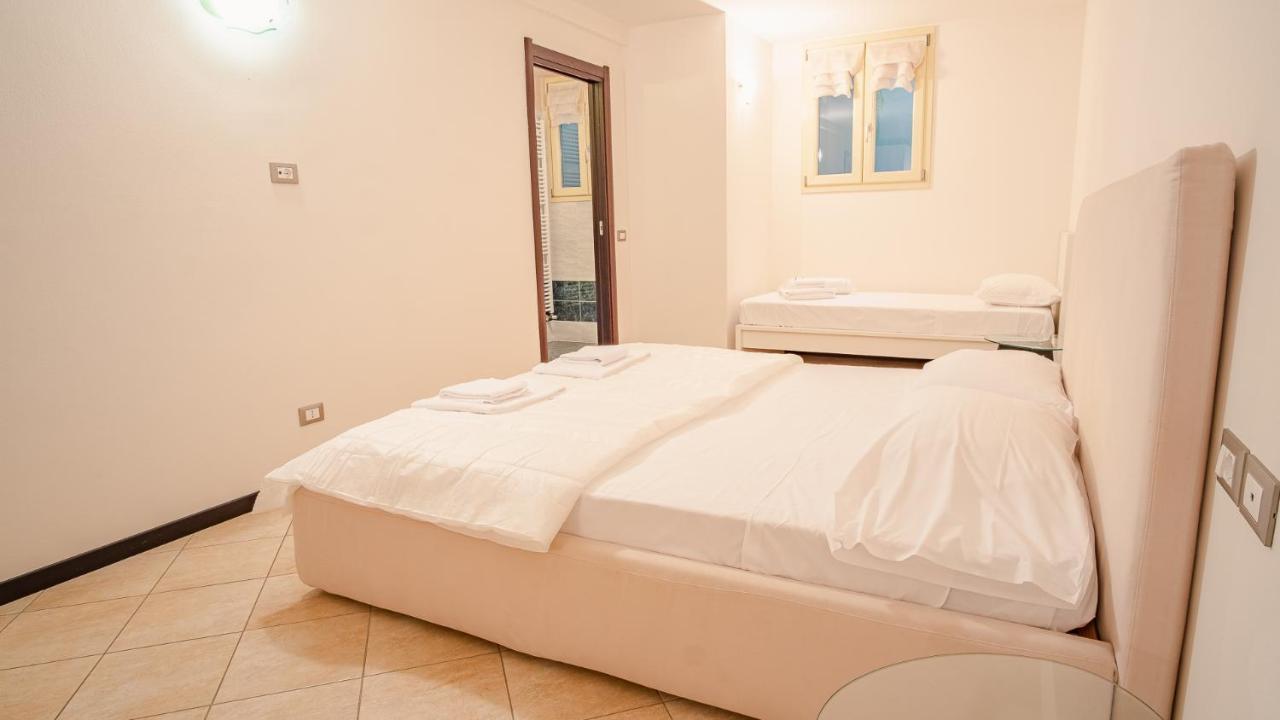 Endless Summer Sirmione - Italian Homing Extérieur photo