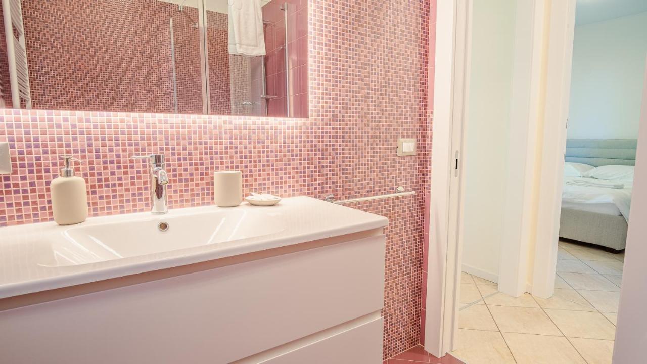 Endless Summer Sirmione - Italian Homing Extérieur photo