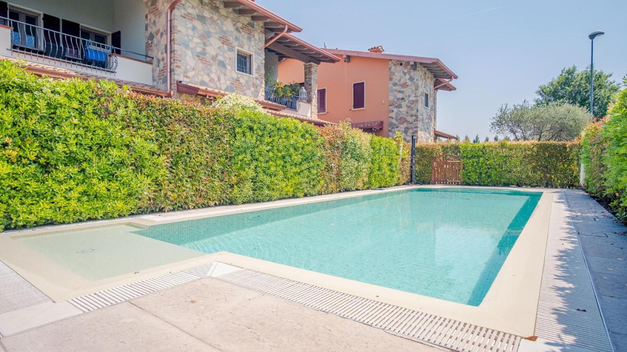 Endless Summer Sirmione - Italian Homing Extérieur photo
