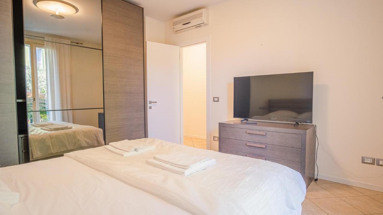 Endless Summer Sirmione - Italian Homing Extérieur photo