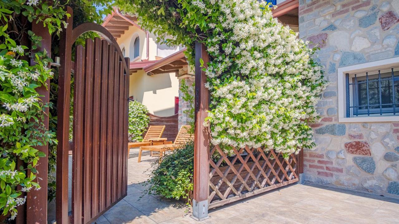 Endless Summer Sirmione - Italian Homing Extérieur photo
